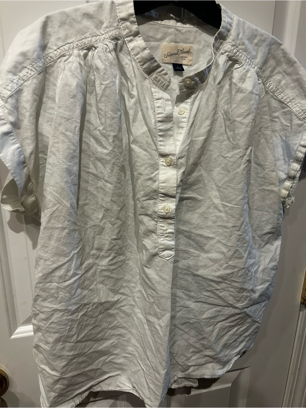 Universal Thread White Short-Sleeve part button shirt